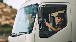 Fleet tracking dashboard powered by HERE Location Services